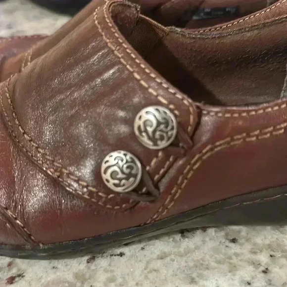 Clarks mules size 8M - Picture 10 of 10